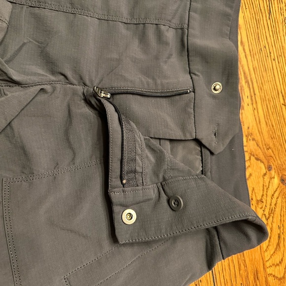 Athleta Trekkie North Shorts Sz2 - Picture 3 of 4